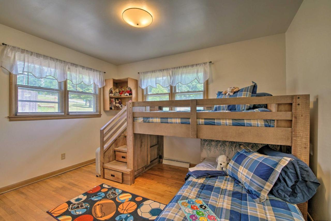 Bright Springfield Home Walk To Nature Center! Exteriör bild